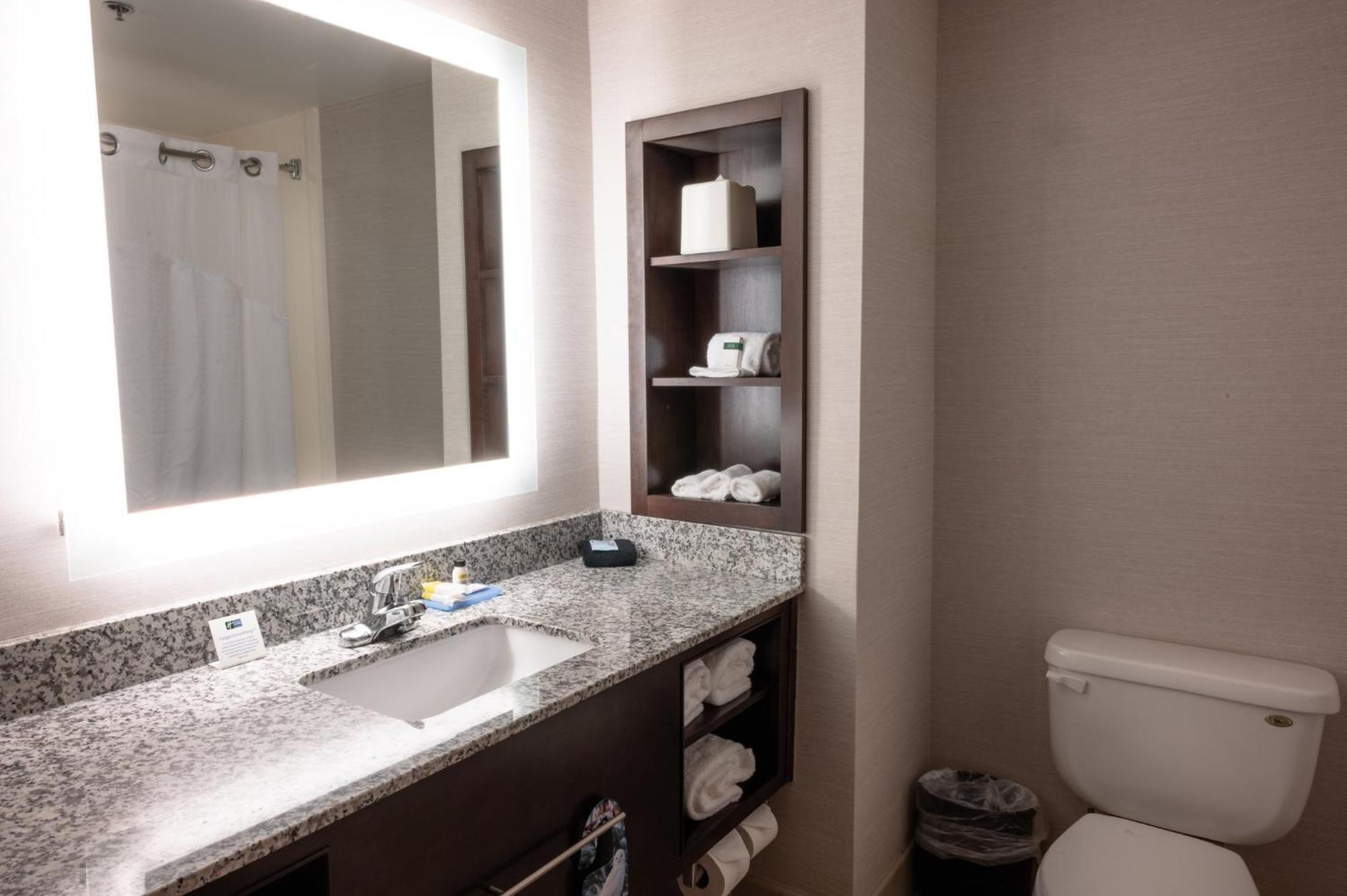 Holiday Inn Express & Suites - Tuscaloosa-University By Ihg Bagian luar foto